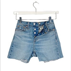 Levi’s button fly Wedgie Light wash Shorts 23